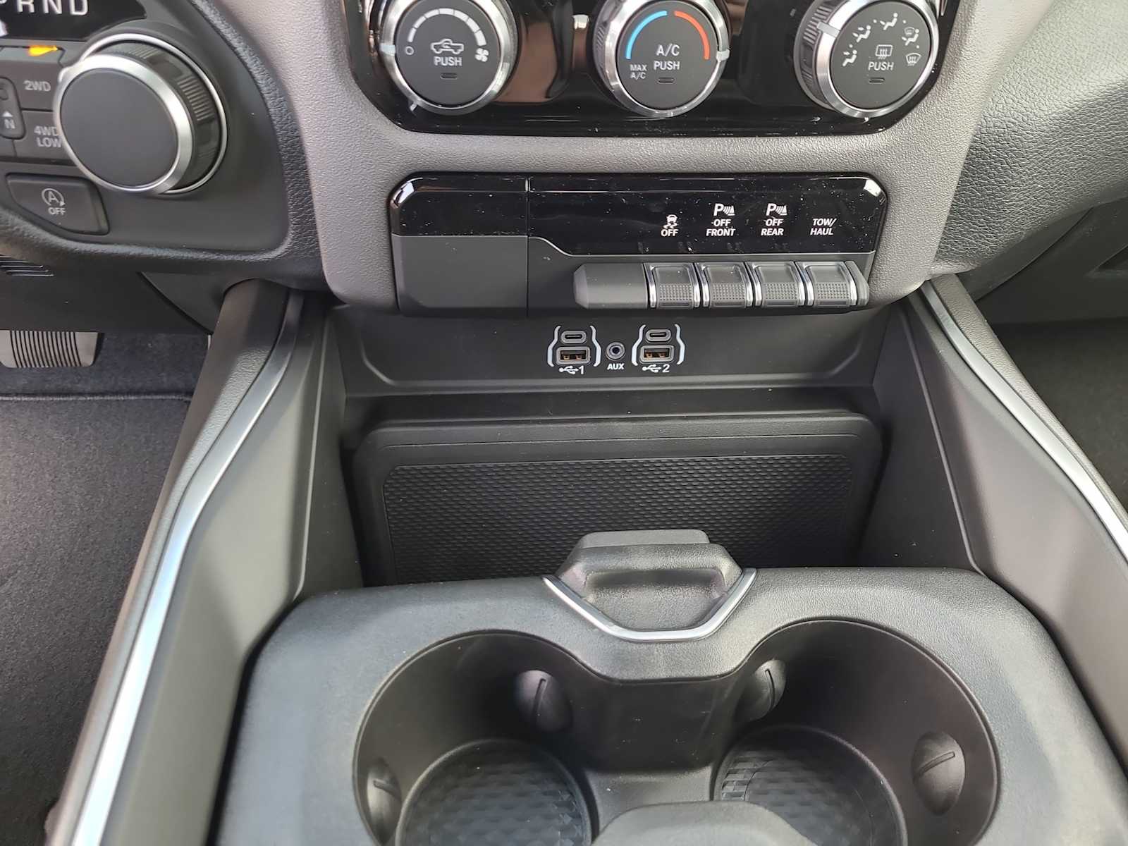 Thumbnail: 2026 RAM 1500 - 25