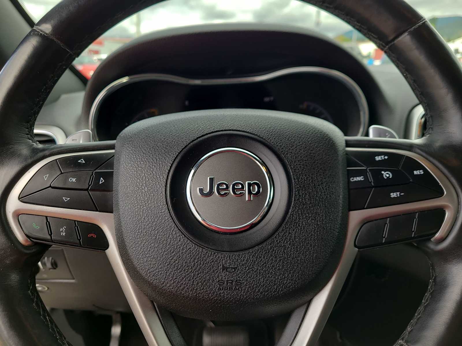 Thumbnail: 2017 Jeep Grand Cherokee - 23