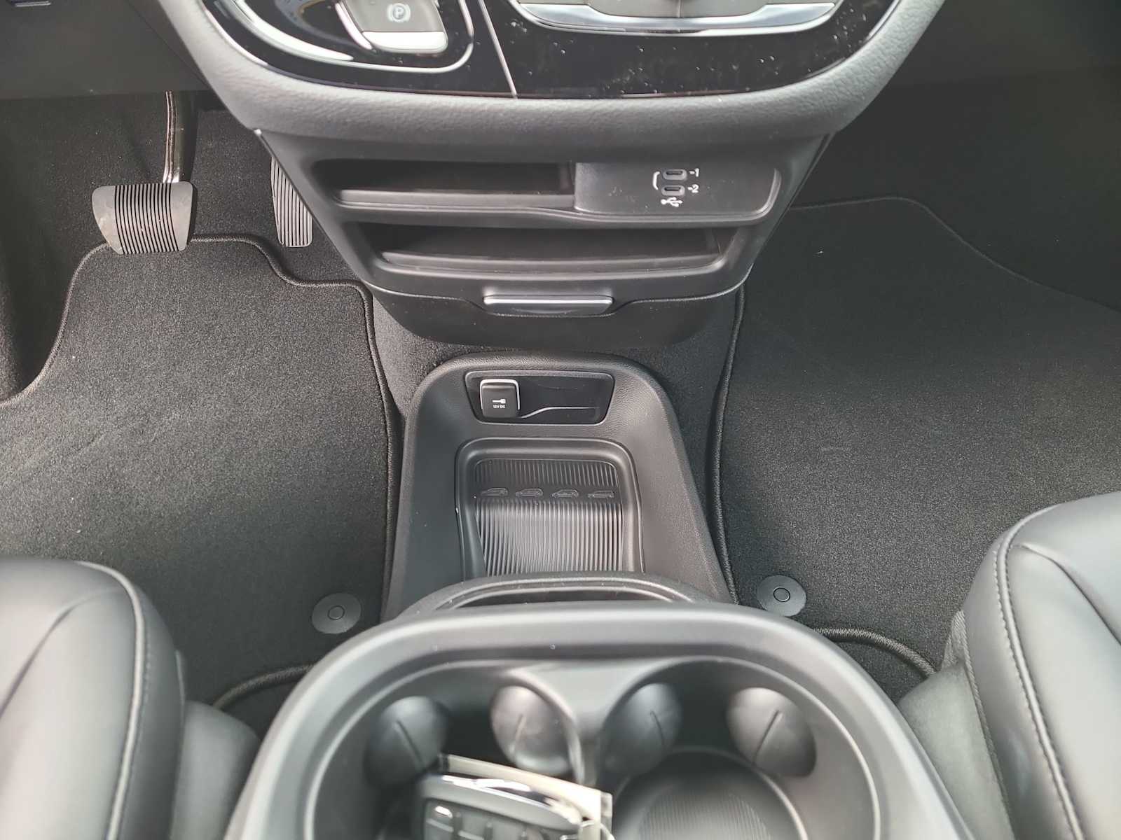 Thumbnail: 2026 Chrysler Pacifica - 25