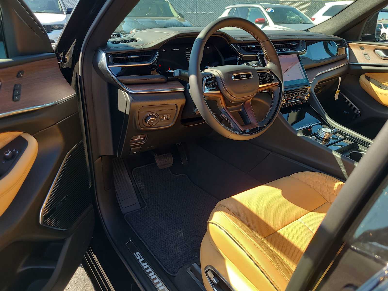 Thumbnail: 2025 Jeep Grand Cherokee - 10