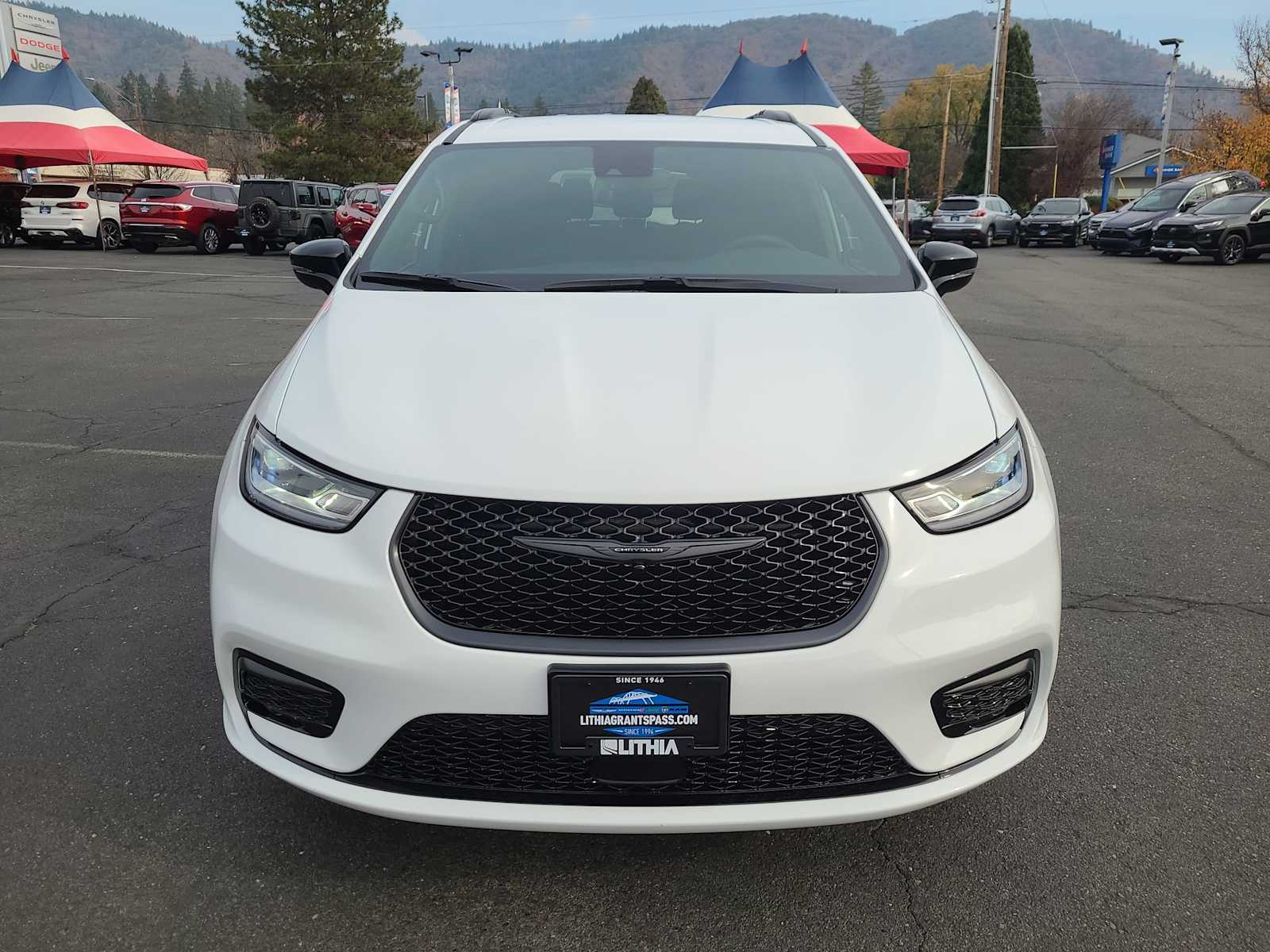 Thumbnail: 2026 Chrysler Pacifica - 14