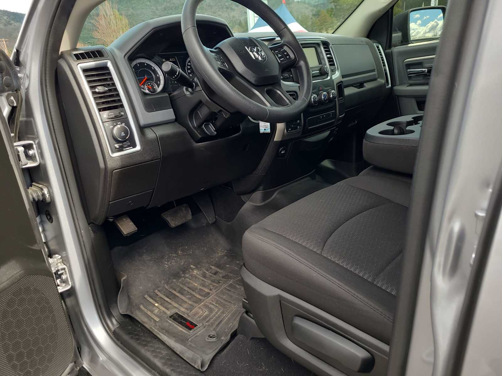 Thumbnail: 2020 RAM 1500 Classic - 10