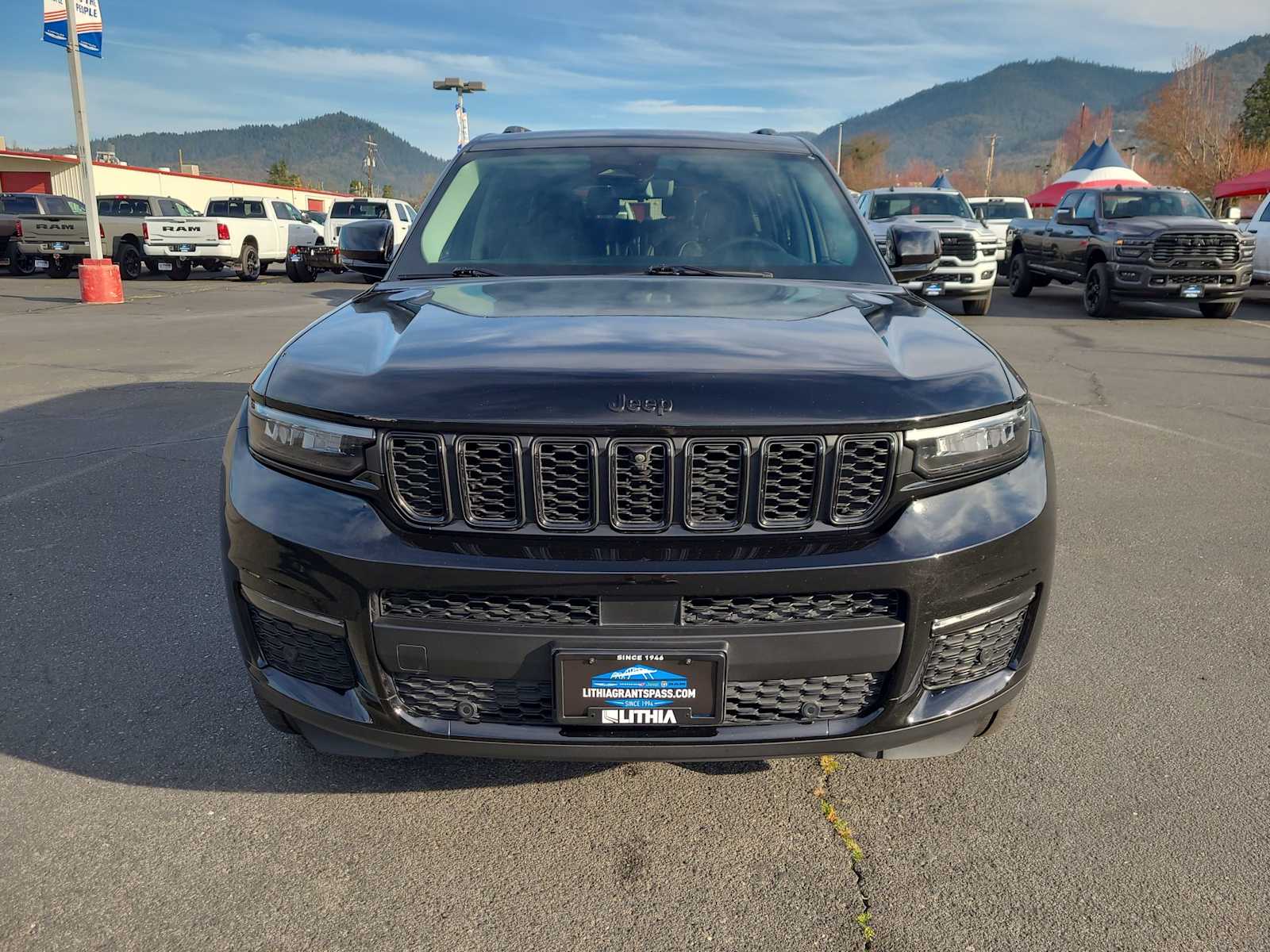 Thumbnail: 2022 Jeep Grand Cherokee L - 14