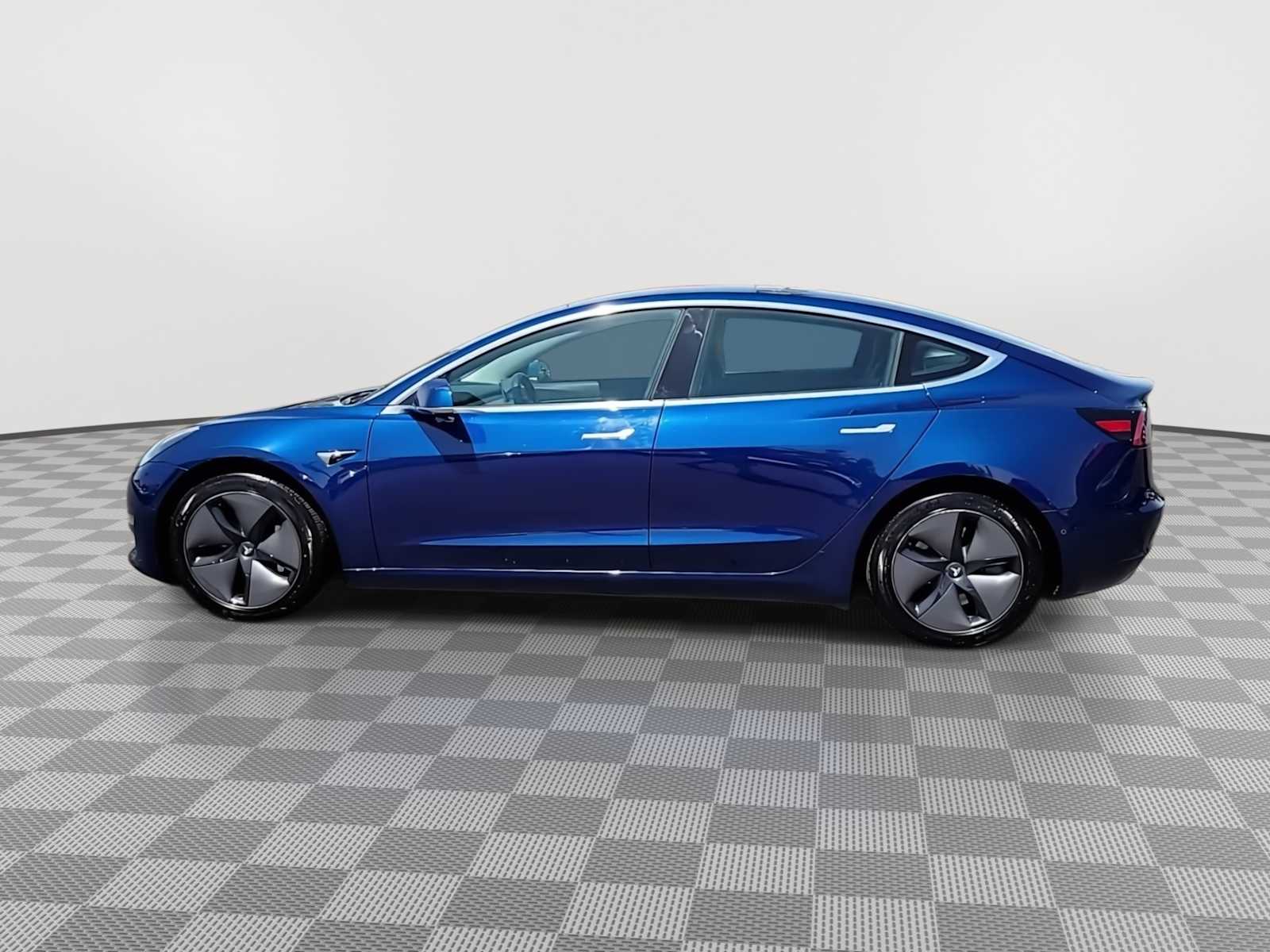 Thumbnail: 2019 Tesla Model 3 - 5