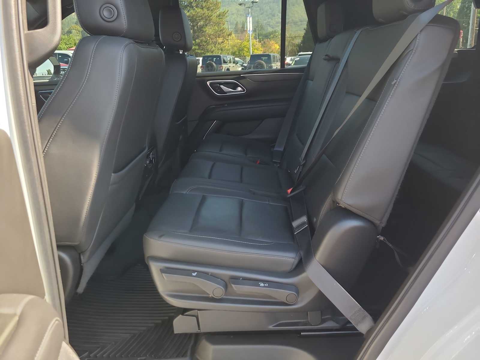 Thumbnail: 2022 Chevrolet Tahoe - 21