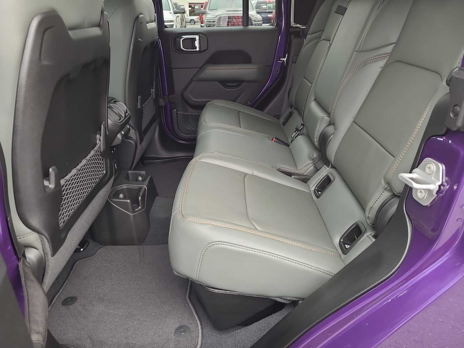 Thumbnail: 2026 Jeep Gladiator - 21