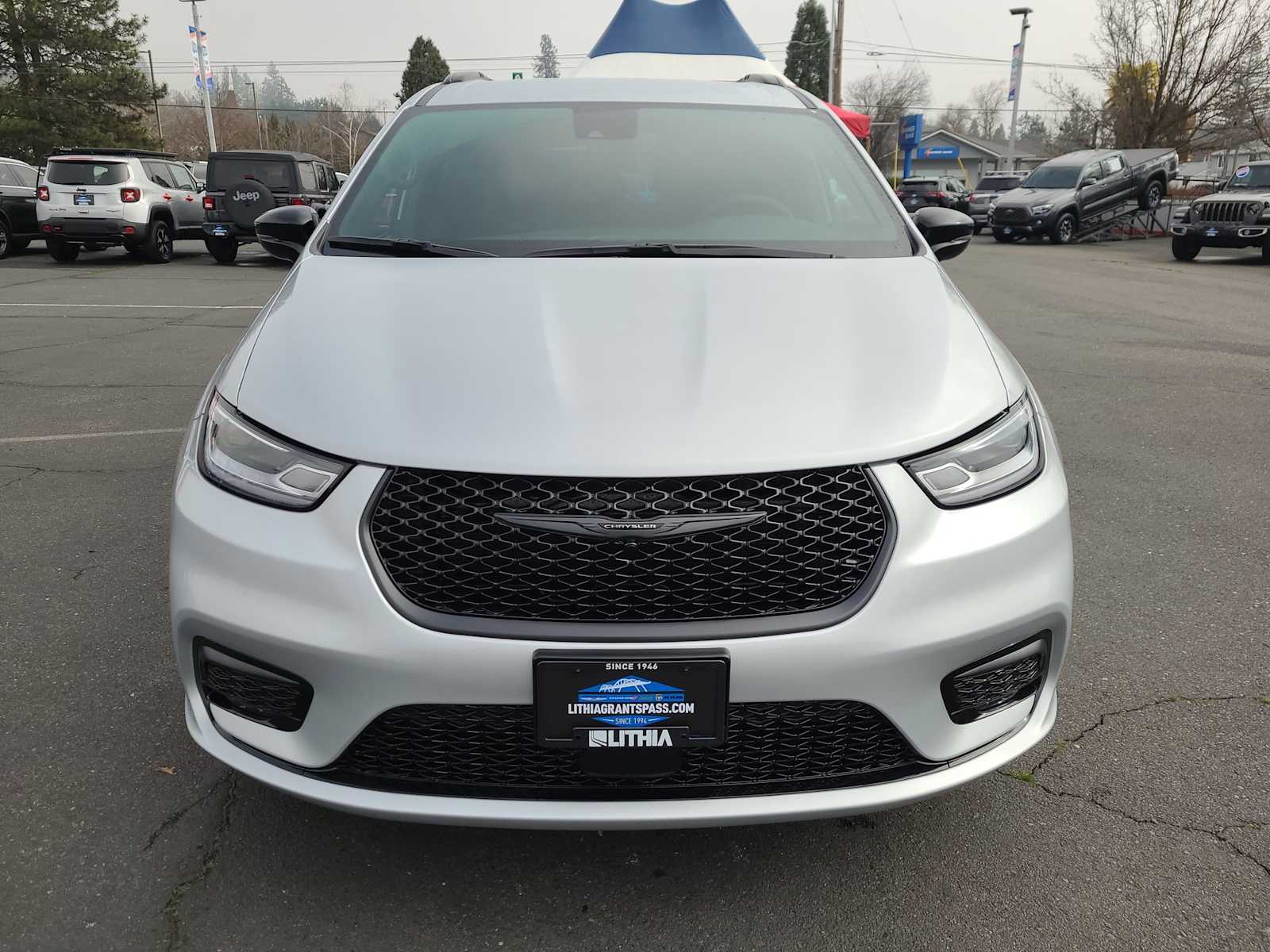 Thumbnail: 2026 Chrysler Pacifica - 14