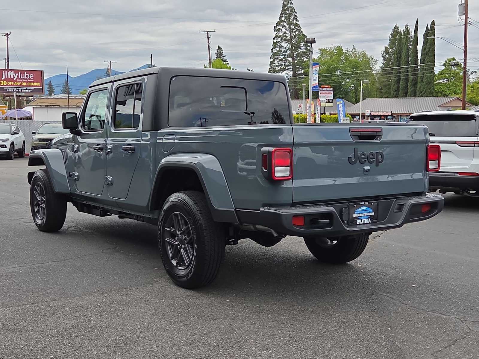 Thumbnail: 2026 Jeep Gladiator - 12