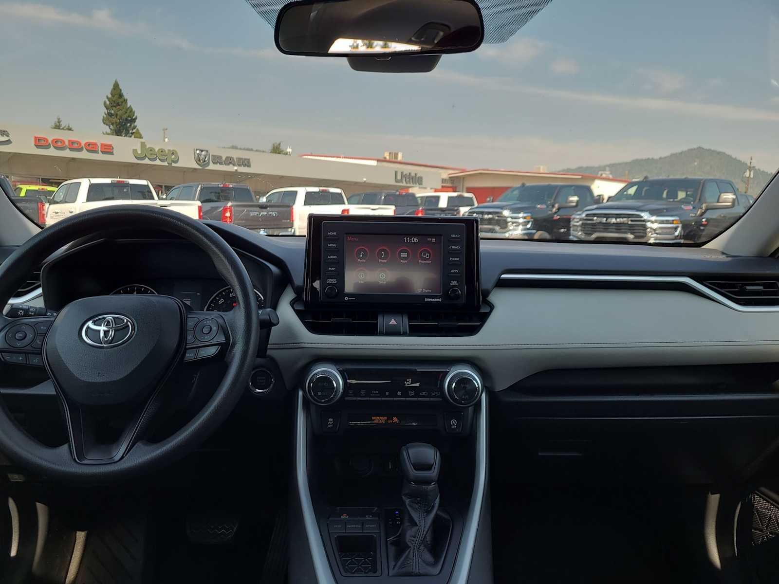 Thumbnail: 2021 Toyota RAV4 - 18