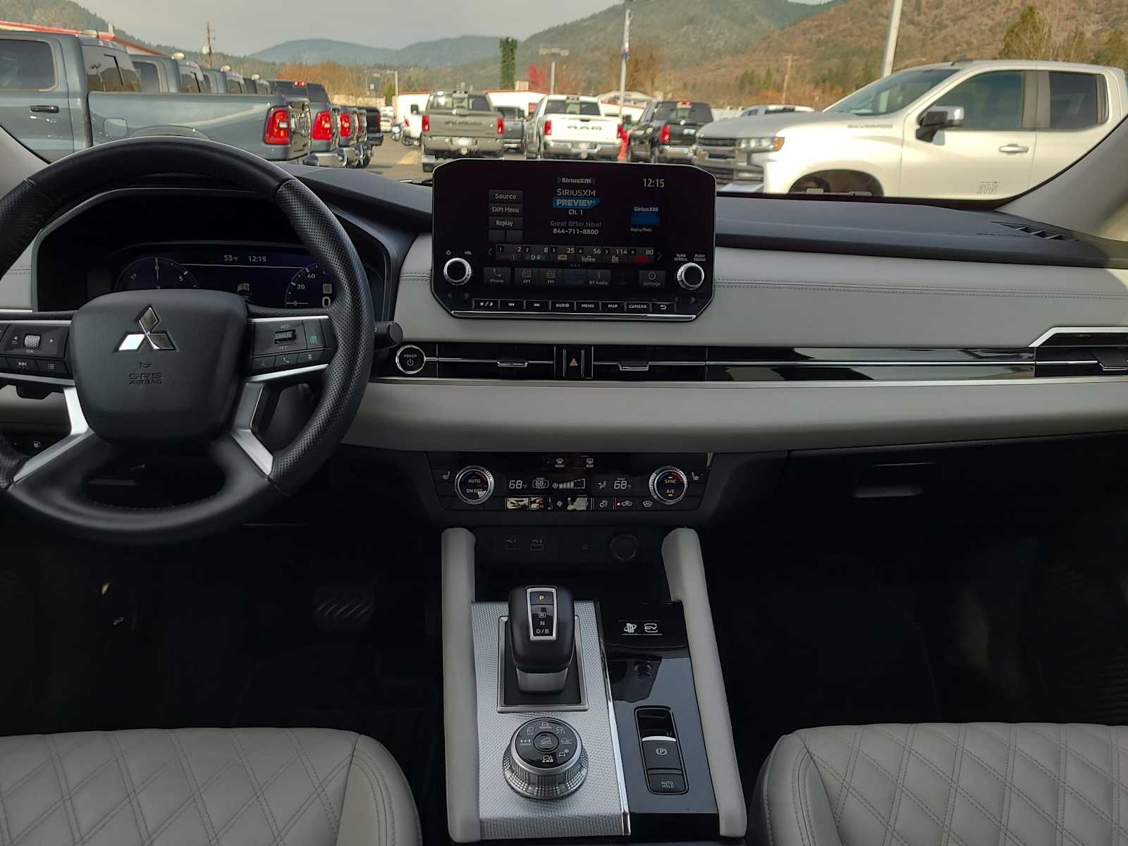 Thumbnail: 2024 Mitsubishi Outlander - 18