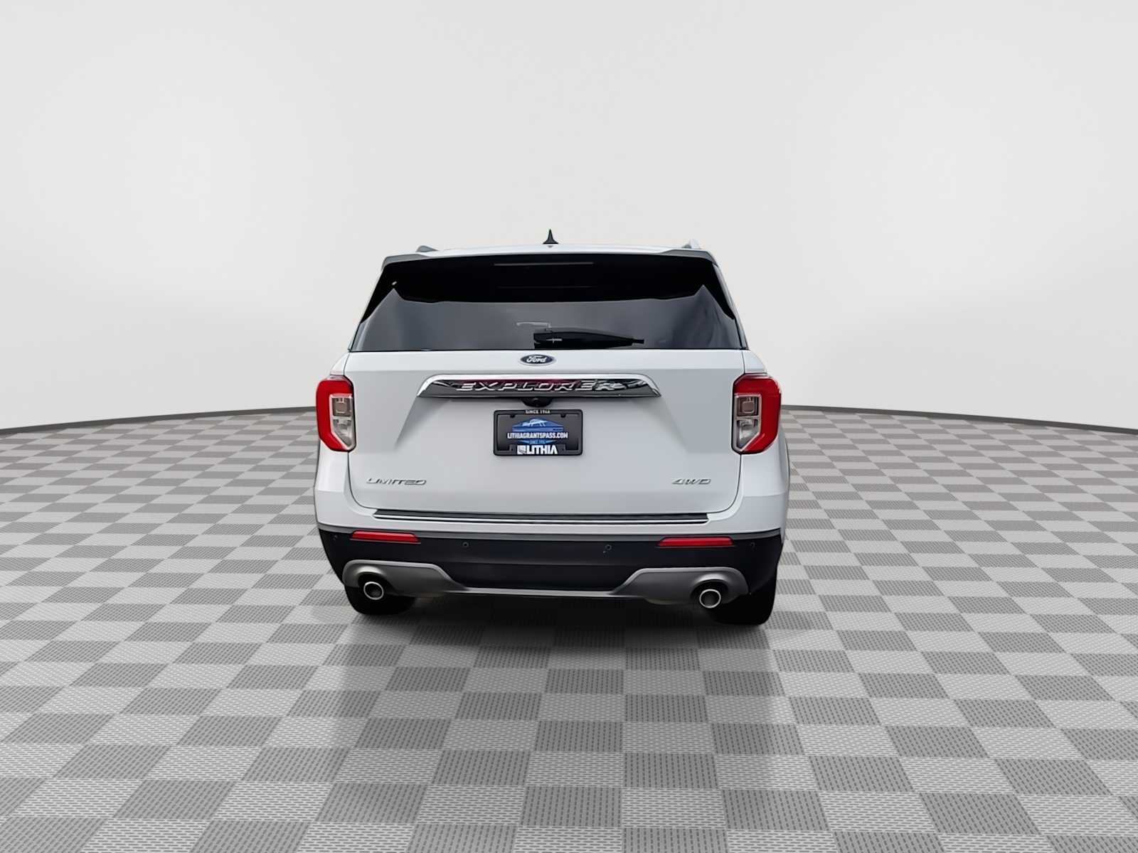 Thumbnail: 2022 Ford Explorer - 7