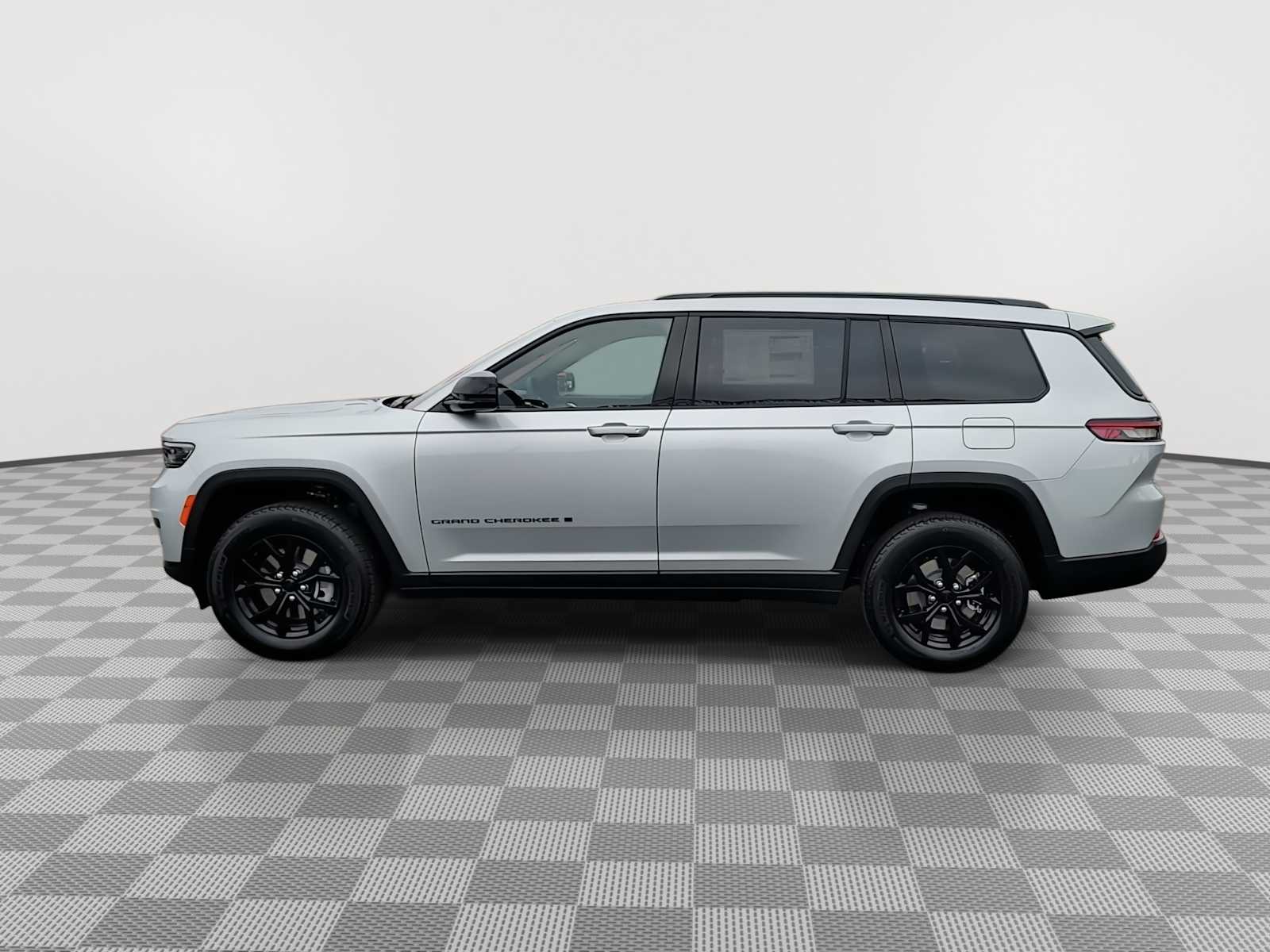 Thumbnail: 2025 Jeep Grand Cherokee - 5