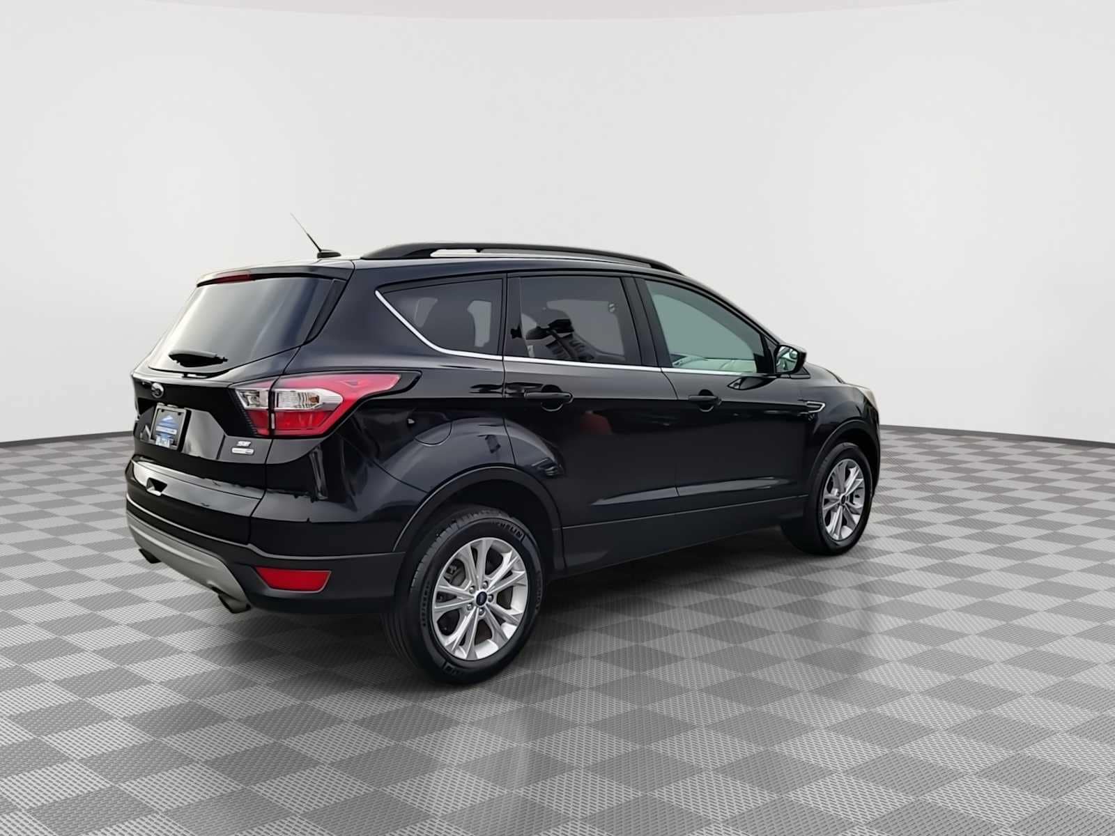 Thumbnail: 2018 Ford Escape - 8