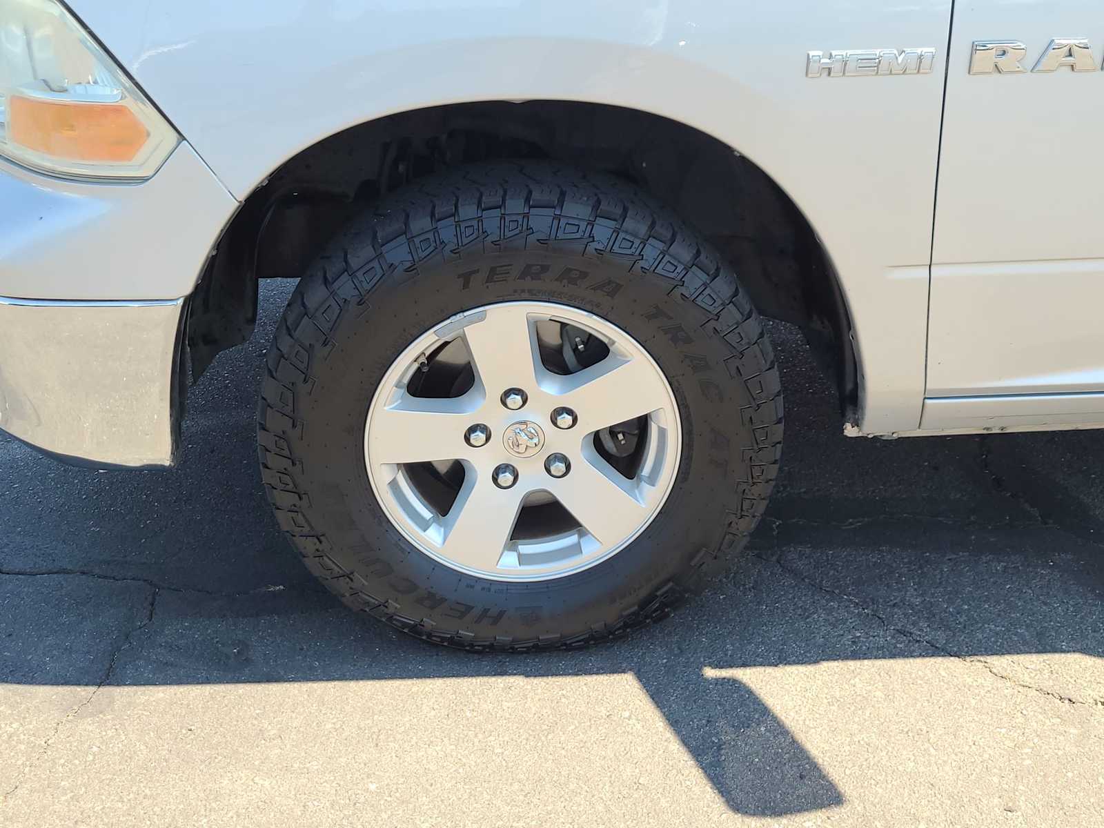 Thumbnail: 2010 Dodge Ram 1500 - 16