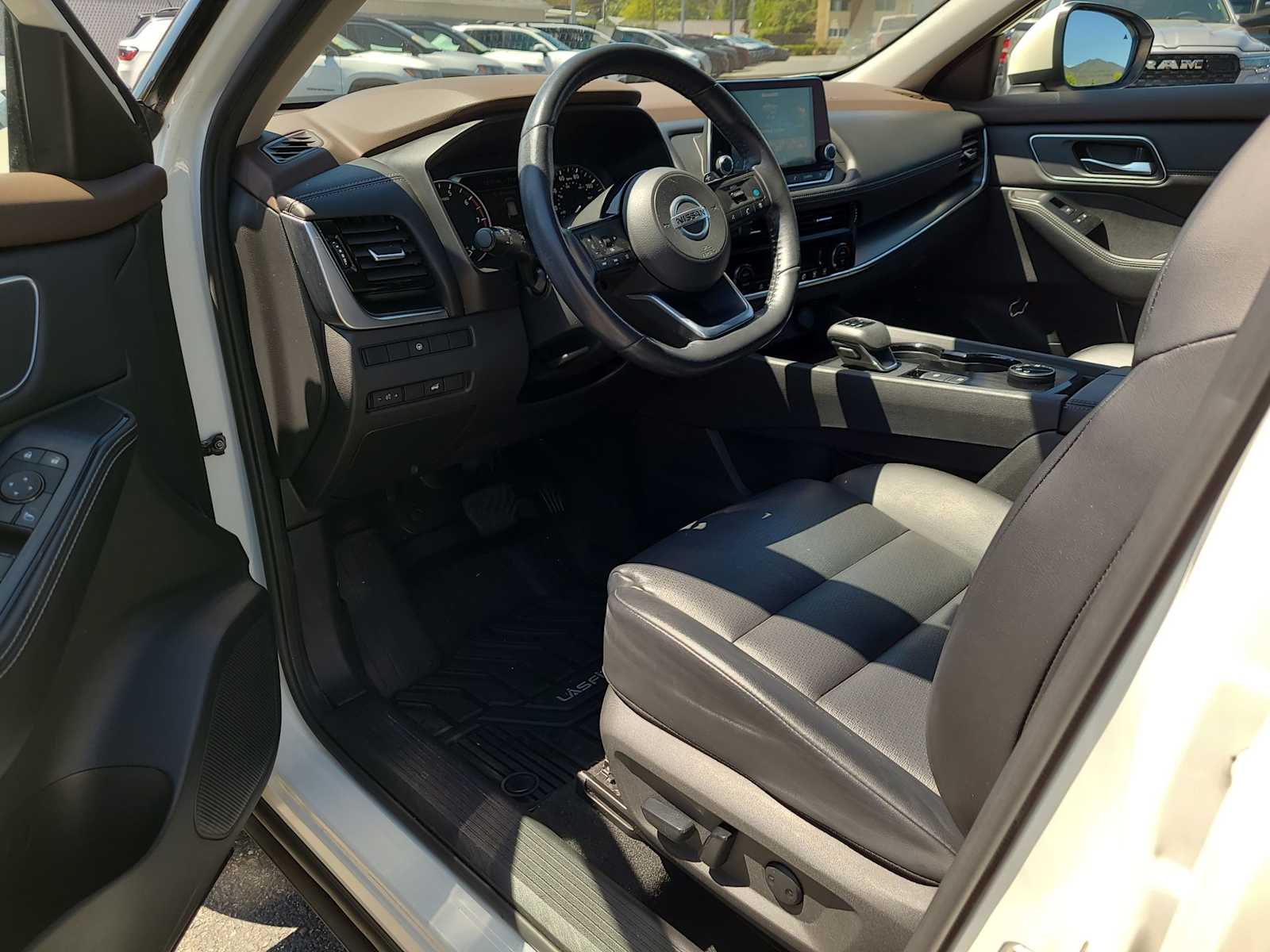 Thumbnail: 2021 Nissan Rogue - 10