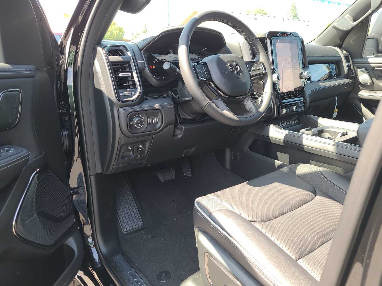 Thumbnail: 2025 RAM 1500 - 10