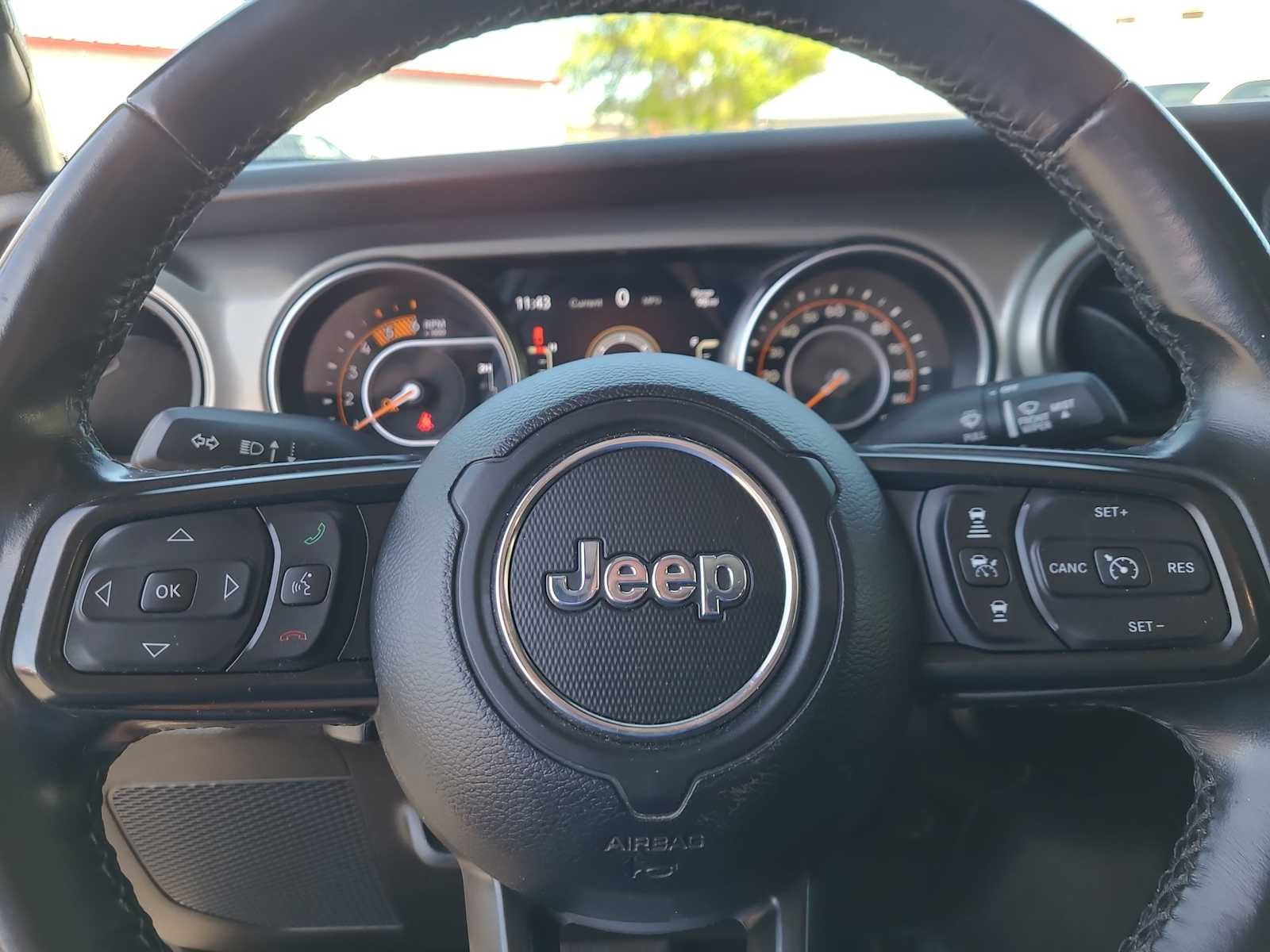 Thumbnail: 2021 Jeep Gladiator - 23