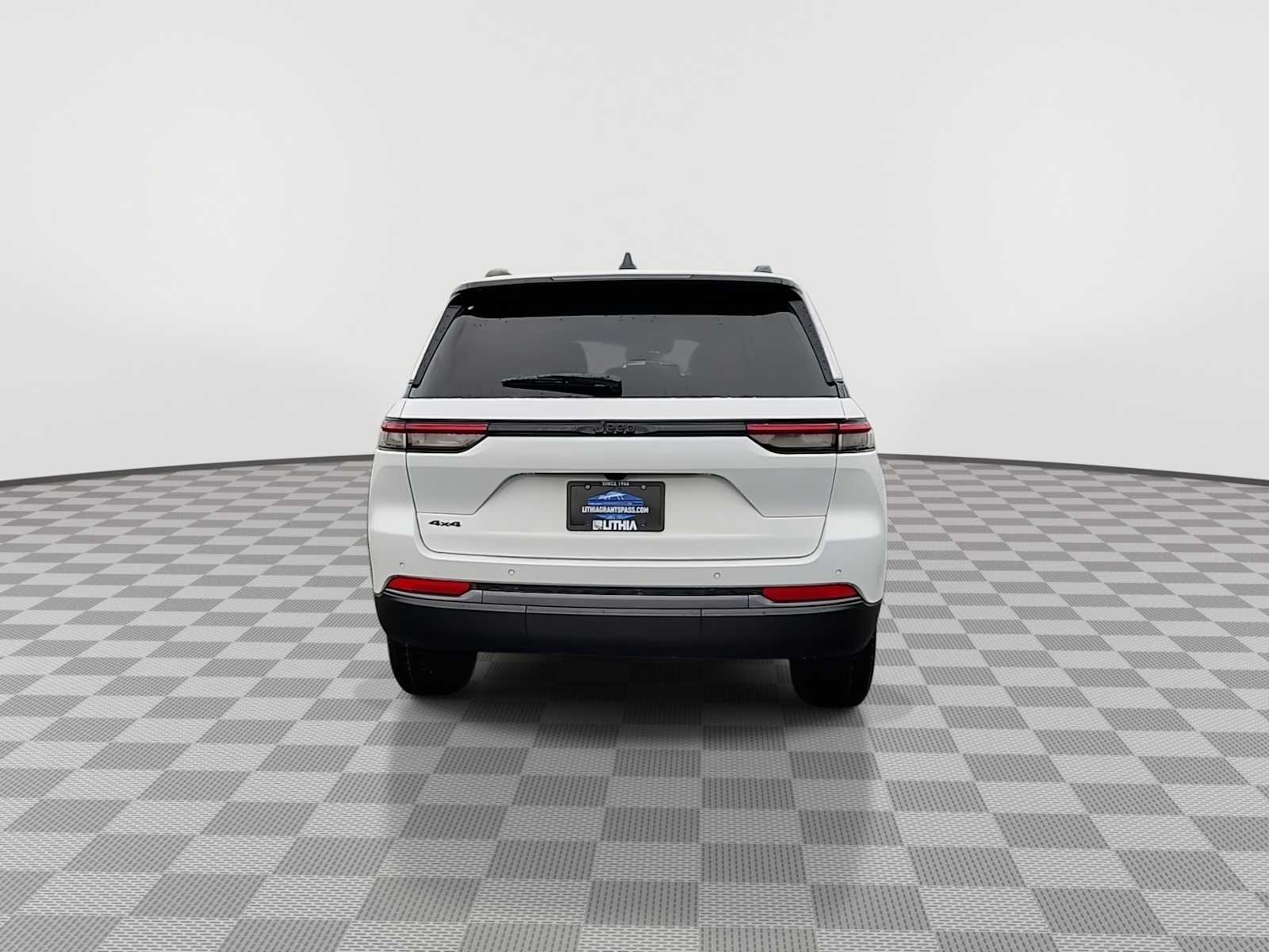 Thumbnail: 2026 Jeep Grand Cherokee - 7