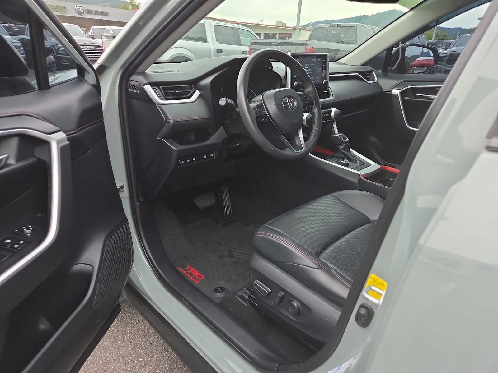 Thumbnail: 2021 Toyota RAV4 - 9