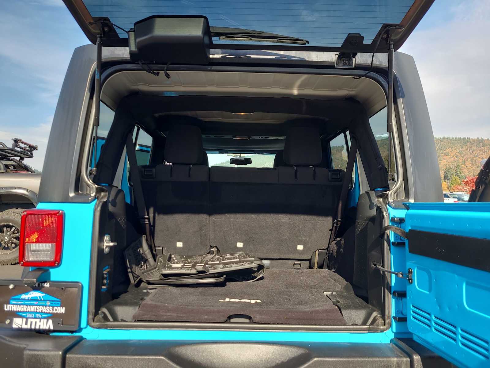 Thumbnail: 2017 Jeep Wrangler - 27