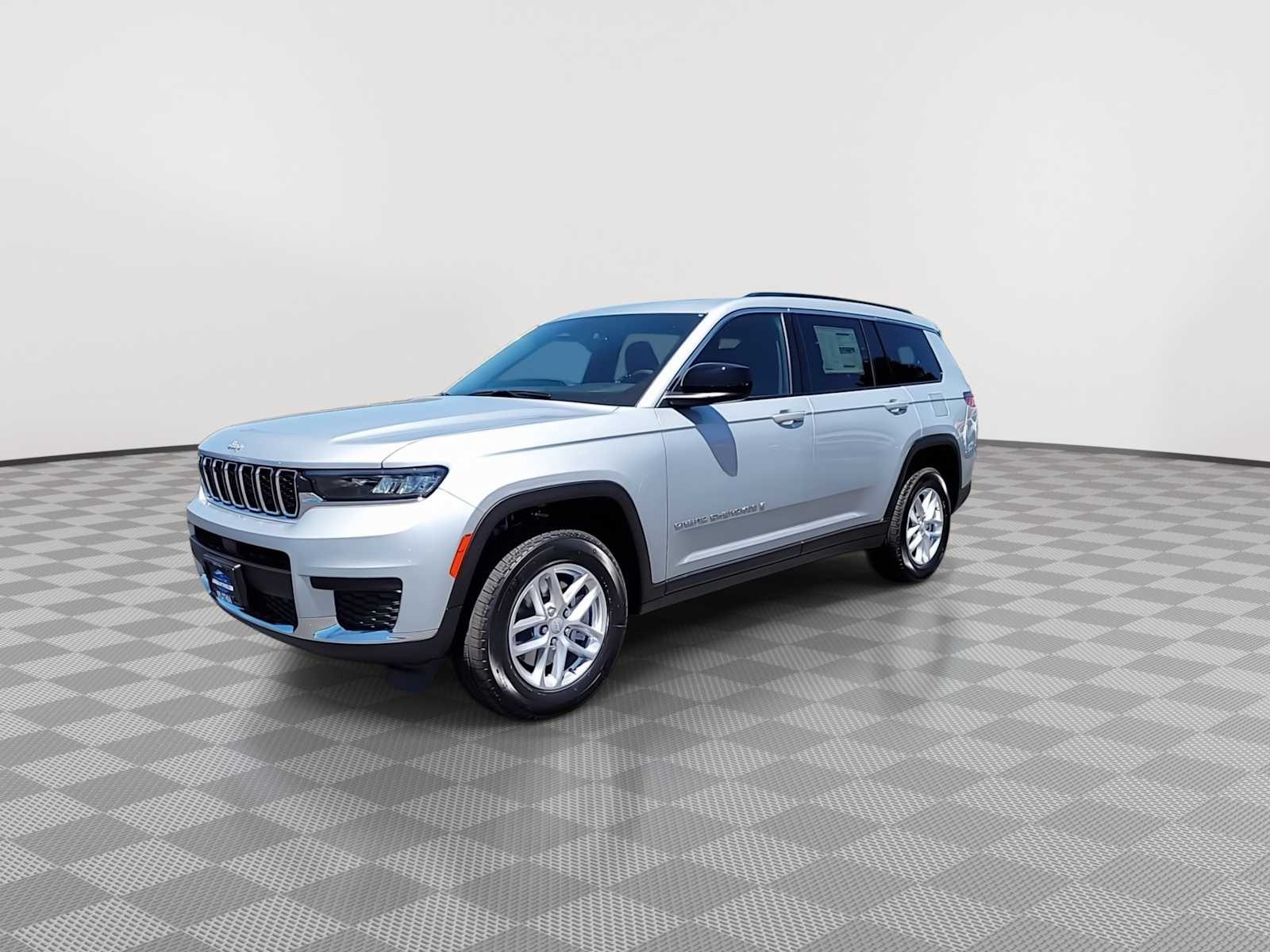 Thumbnail: 2025 Jeep Grand Cherokee - 4