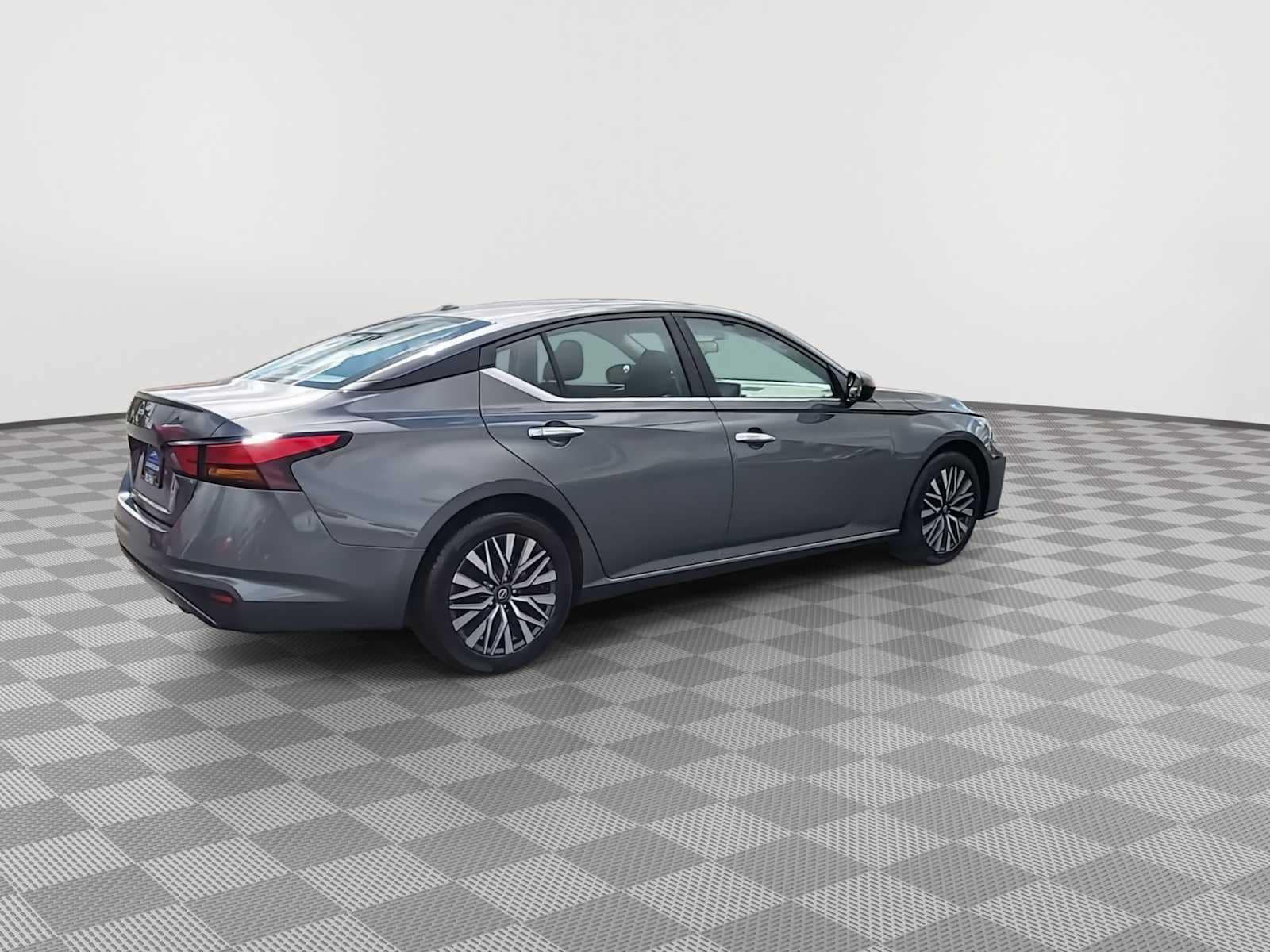 Thumbnail: 2025 Nissan Altima - 8