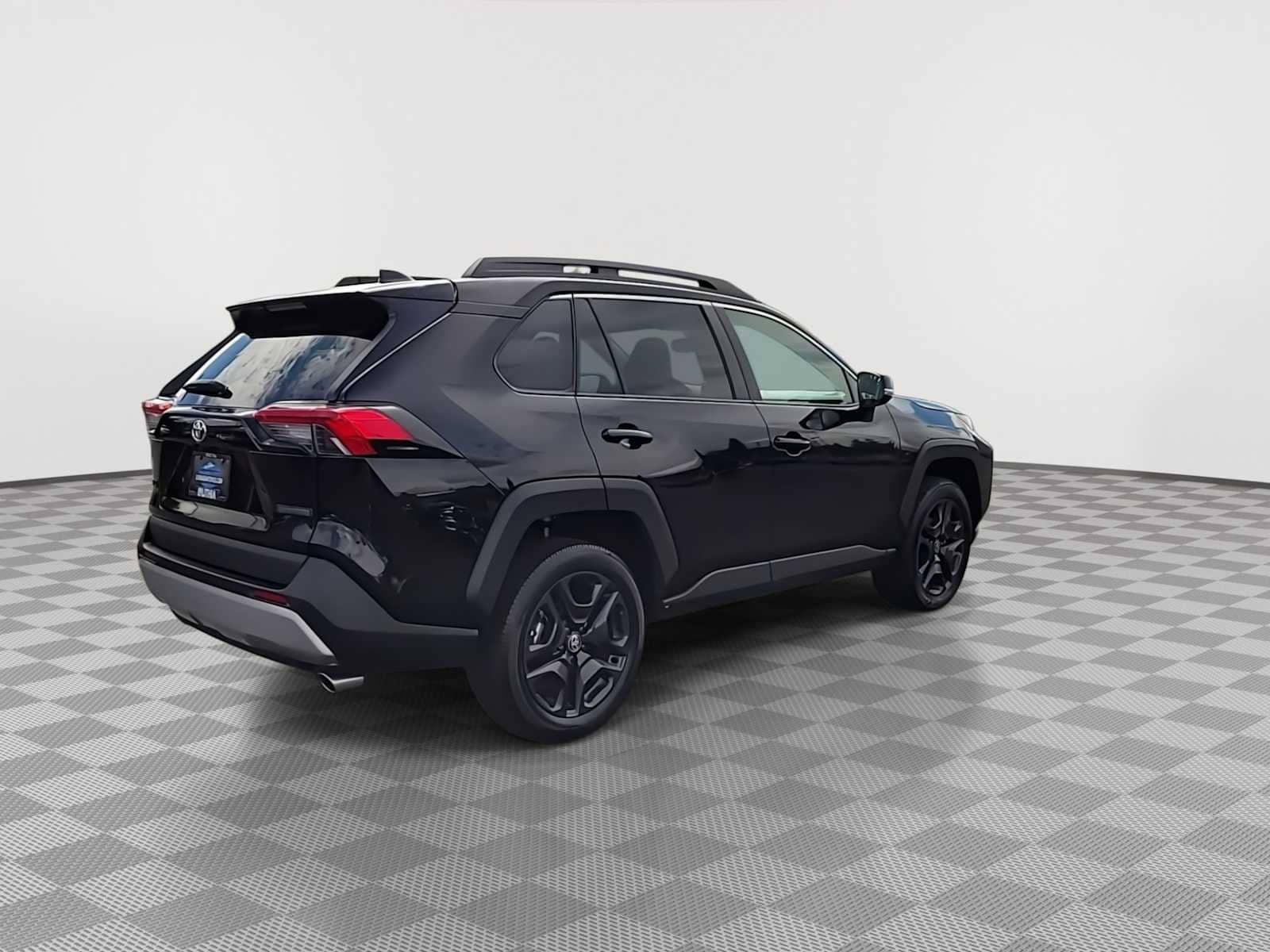 Thumbnail: 2024 Toyota RAV4 - 8