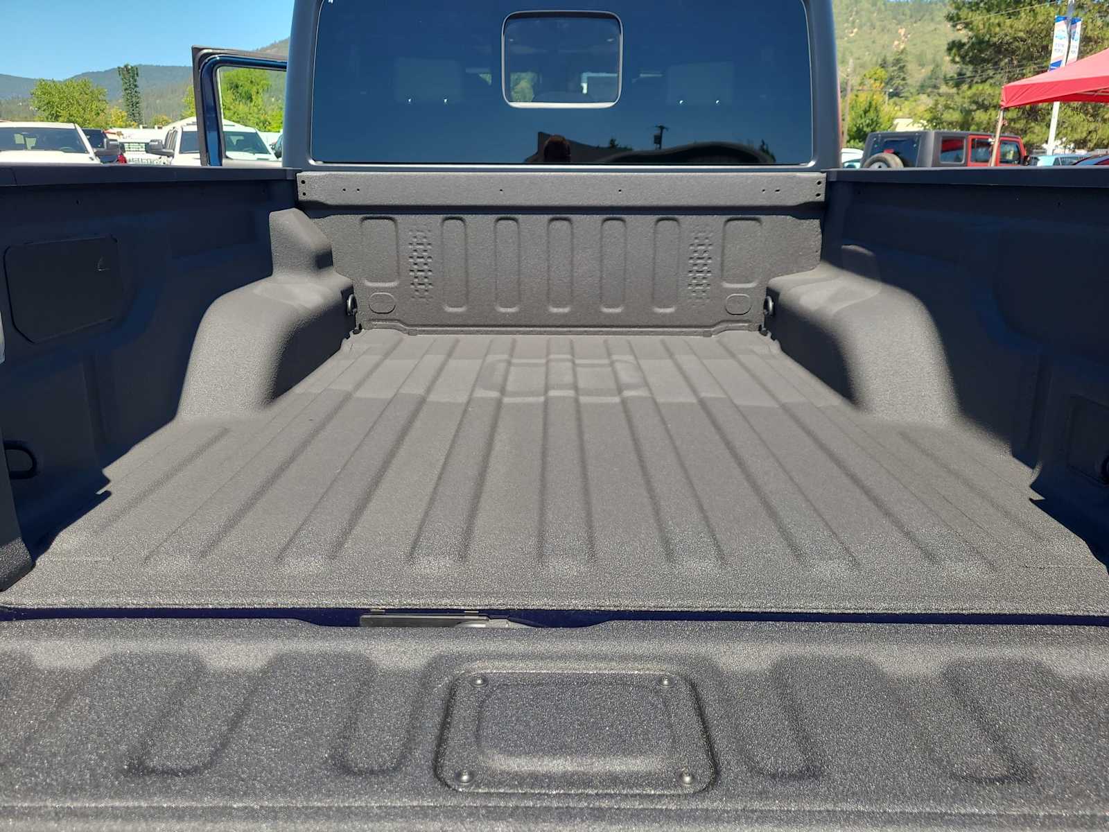 Thumbnail: 2025 Jeep Gladiator - 27