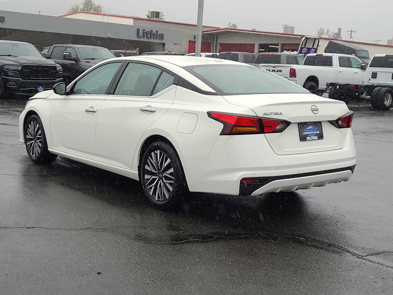 Thumbnail: 2025 Nissan Altima - 12