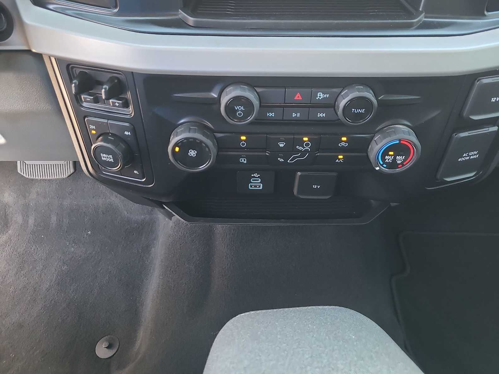 Thumbnail: 2025 Ford Econoline - 25