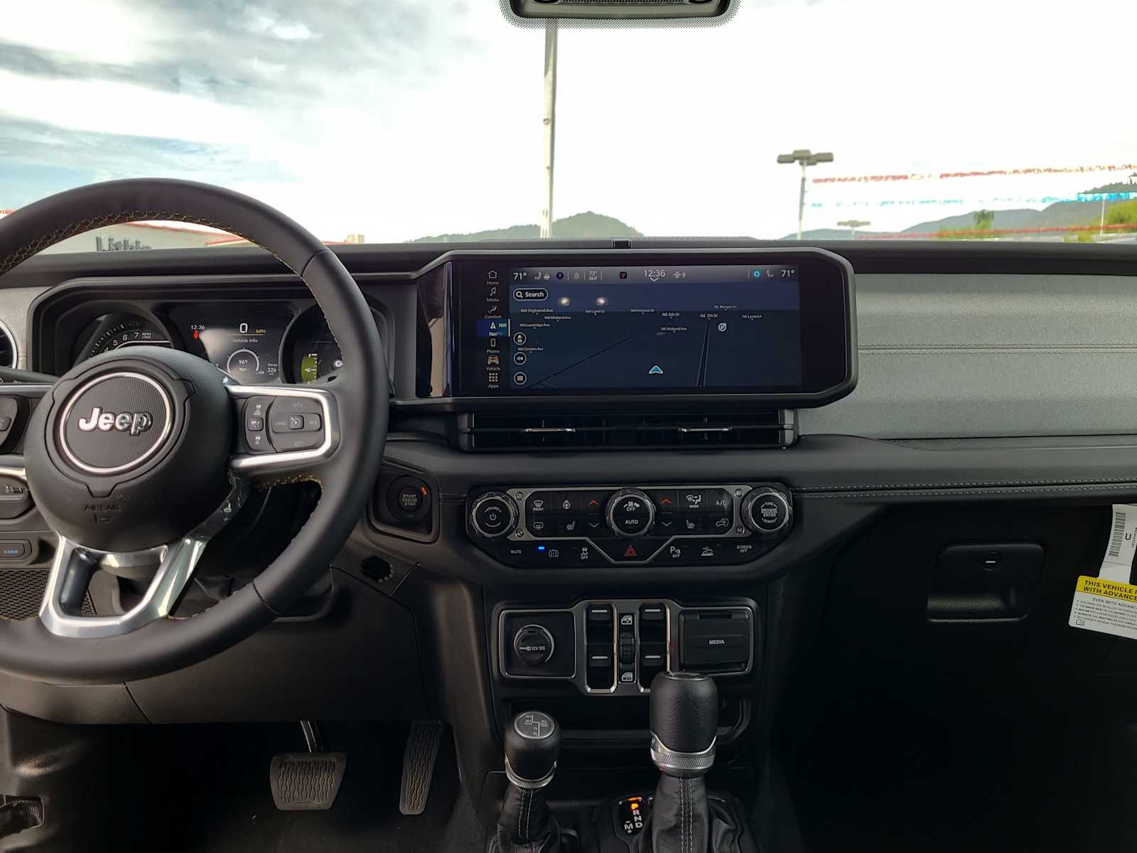 2024 Jeep Wrangler Sahara 18