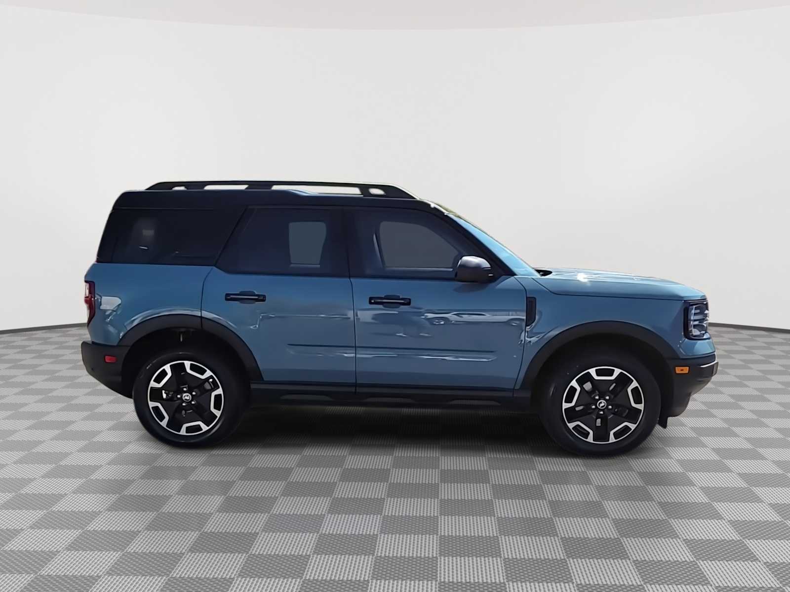 Thumbnail: 2022 Ford Bronco Sport - 9