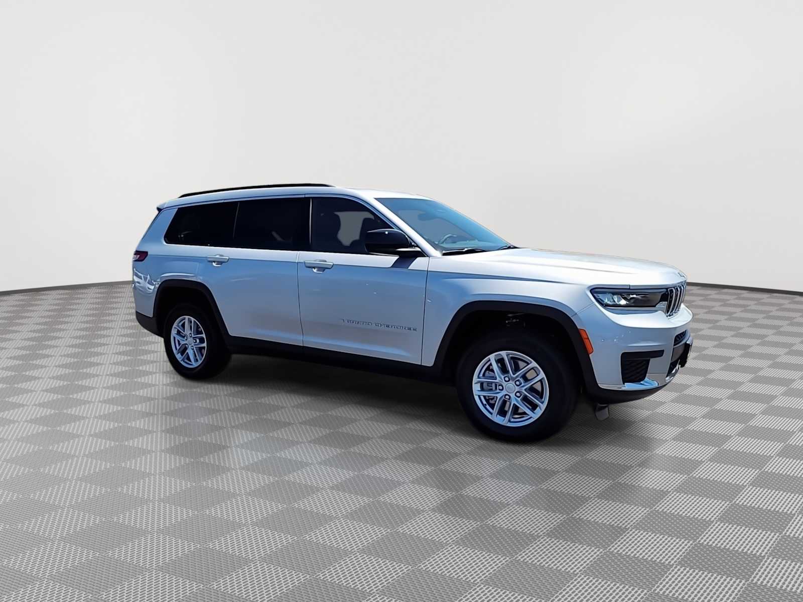 Thumbnail: 2025 Jeep Grand Cherokee - 2