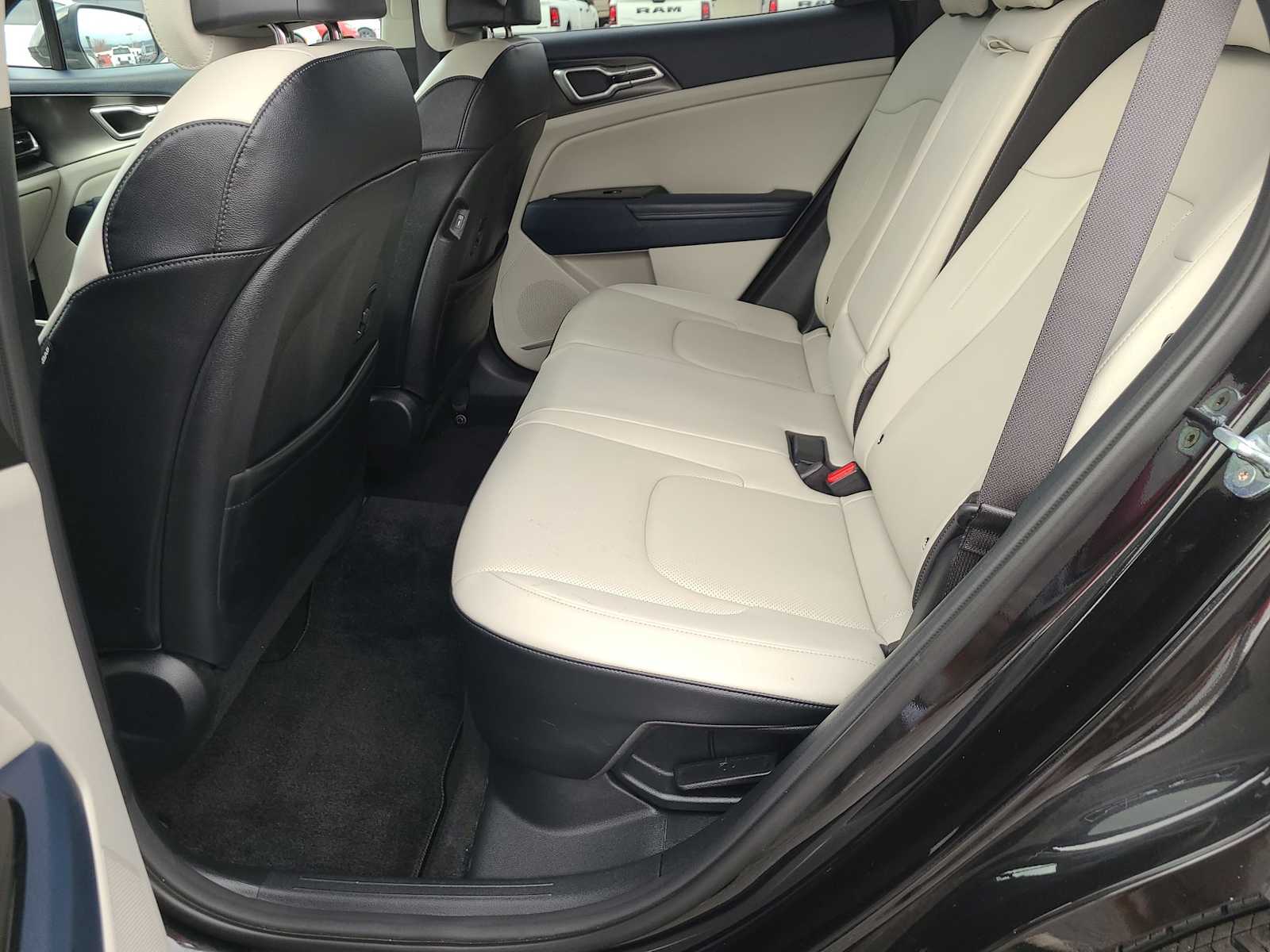 Thumbnail: 2023 Kia Sportage - 21