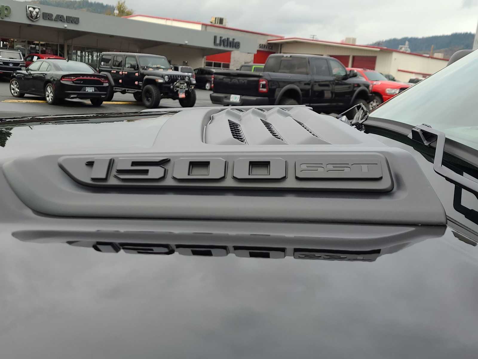 Thumbnail: 2025 RAM 1500 - 15