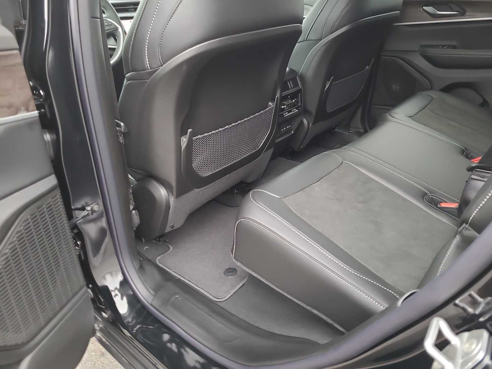 Thumbnail: 2026 Jeep Grand Cherokee - 20