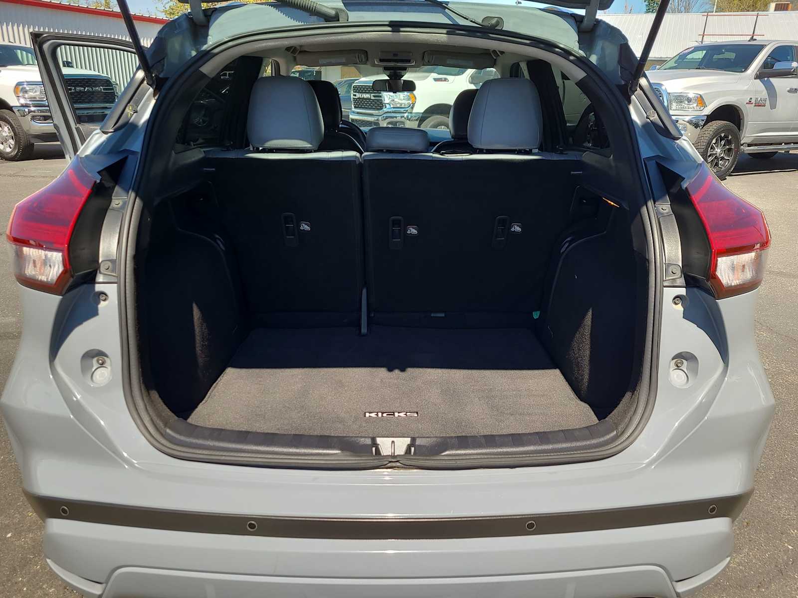 Thumbnail: 2023 Nissan Kicks - 27