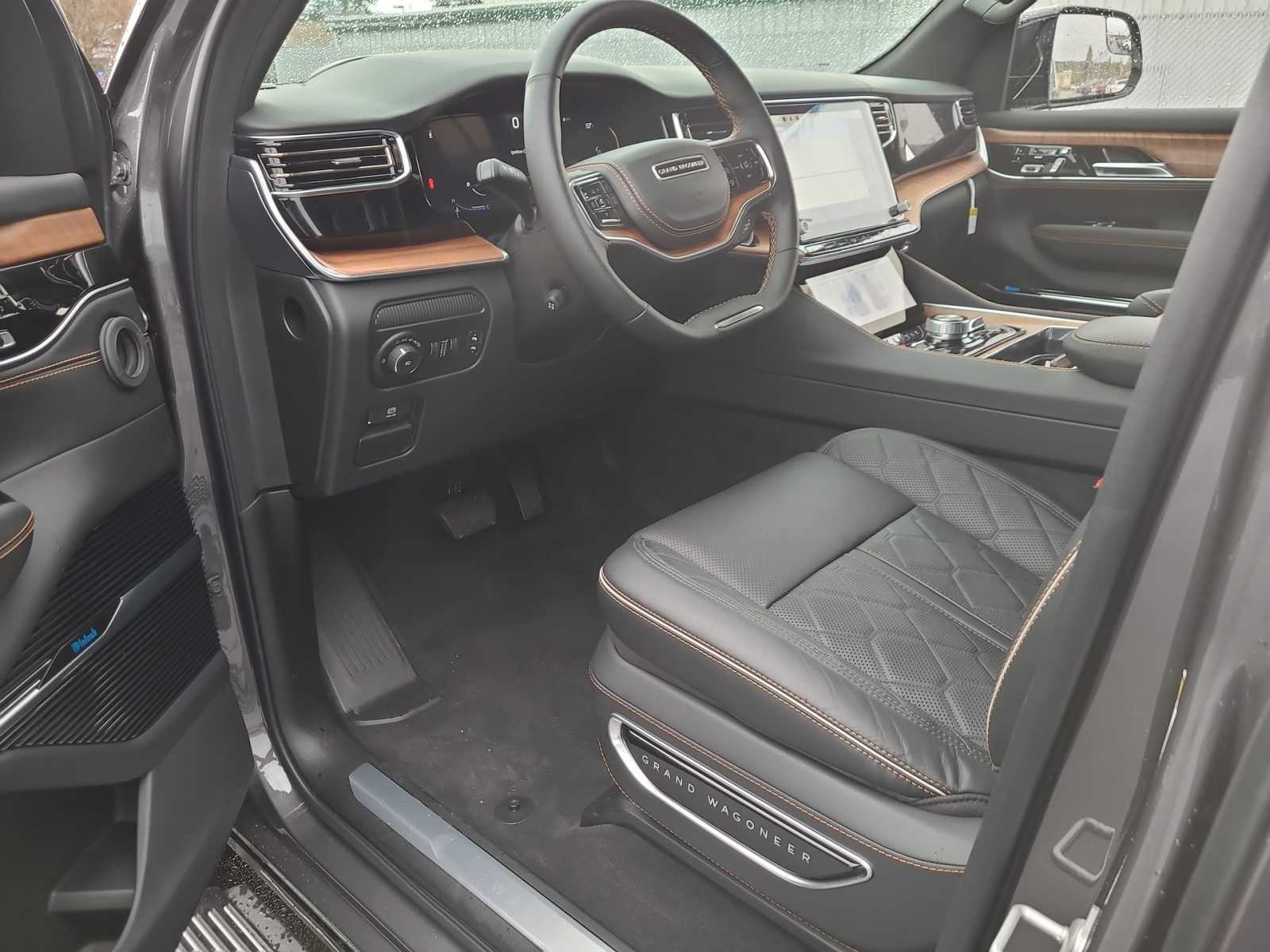 2024 Jeep Grand Wagoneer Series III 10