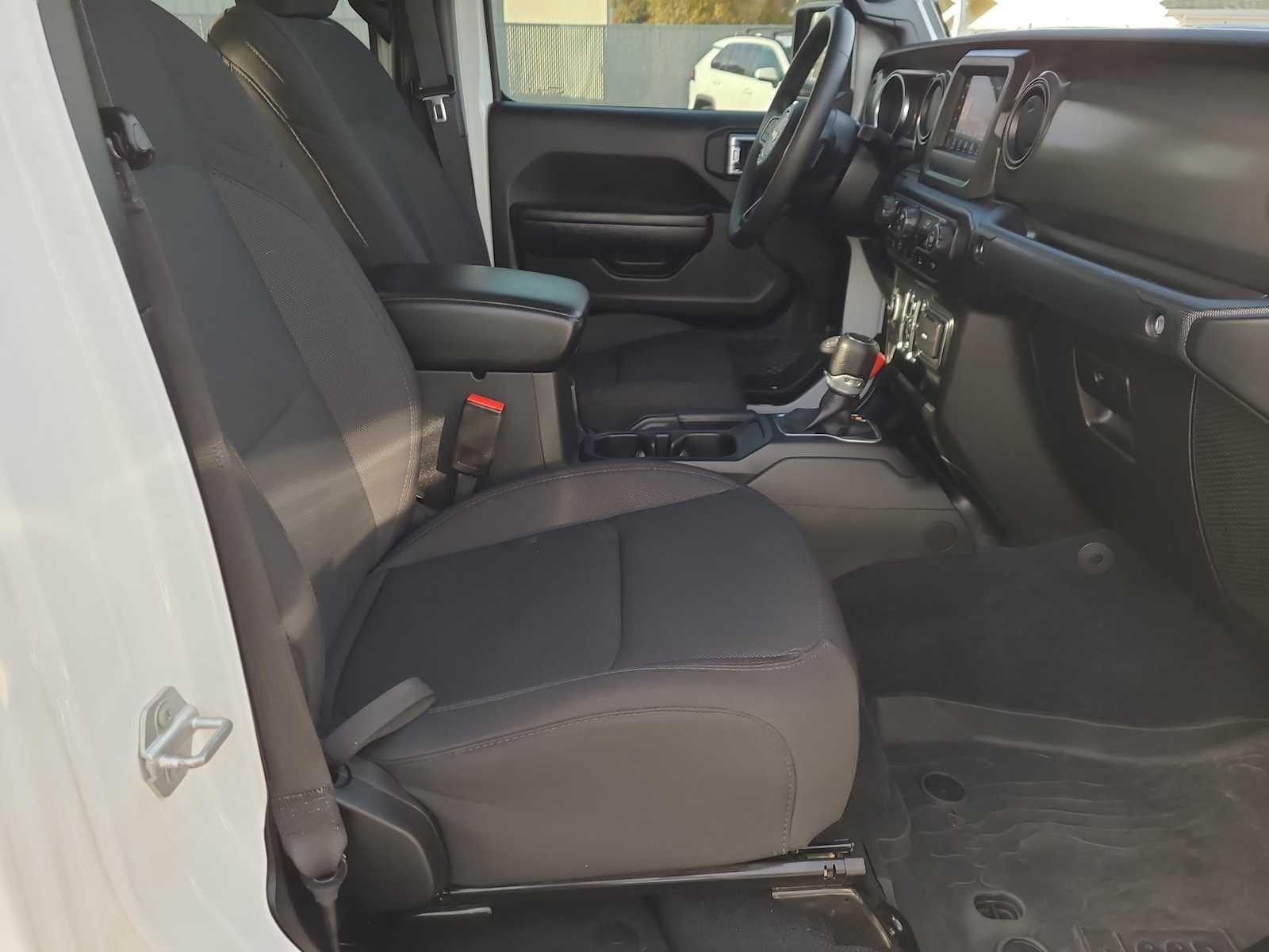 Thumbnail: 2023 Jeep Gladiator - 22