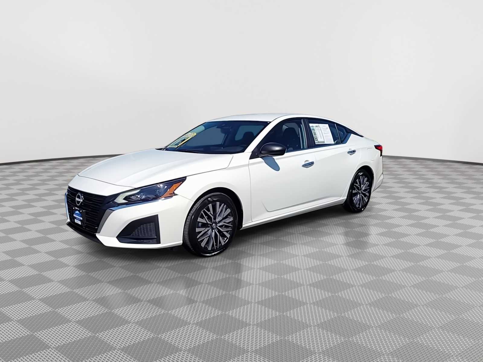 Thumbnail: 2025 Nissan Altima - 4