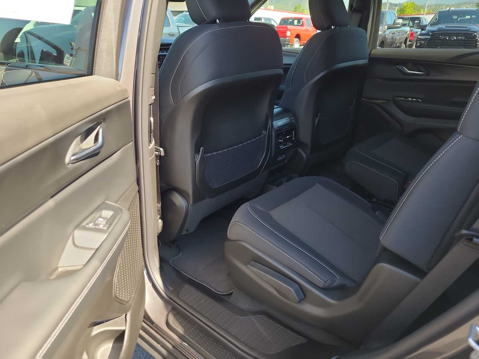 Thumbnail: 2025 Jeep Grand Cherokee - 20