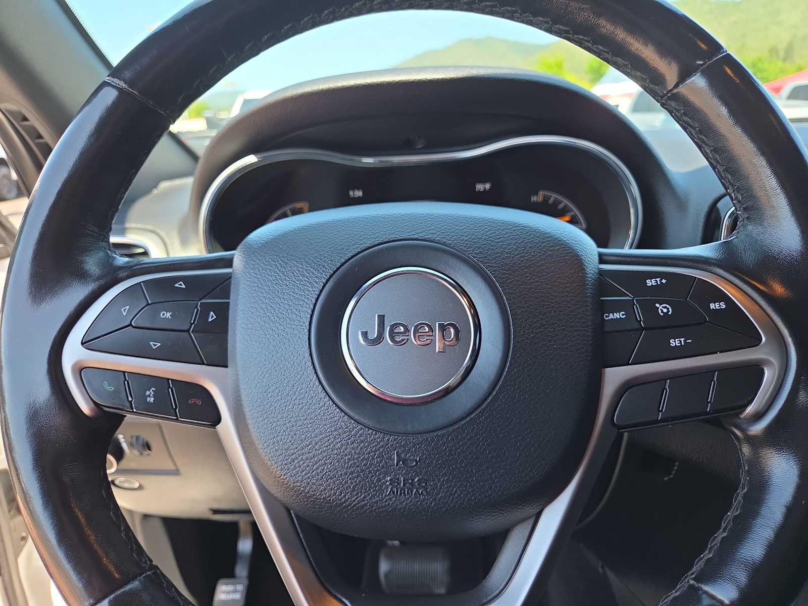 Thumbnail: 2020 Jeep Grand Cherokee - 23
