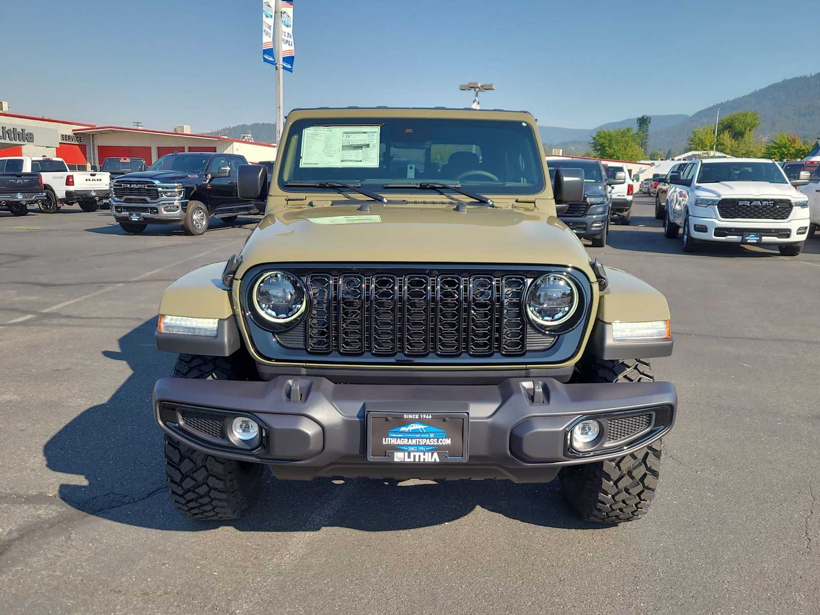 Thumbnail: 2025 Jeep Gladiator - 14