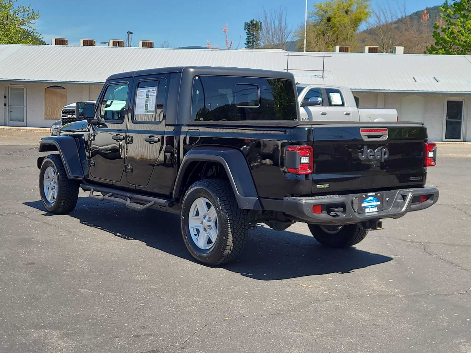 Thumbnail: 2021 Jeep Gladiator - 12