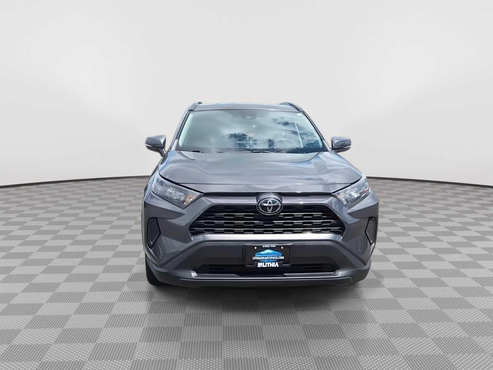 Thumbnail: 2019 Toyota RAV4 - 3