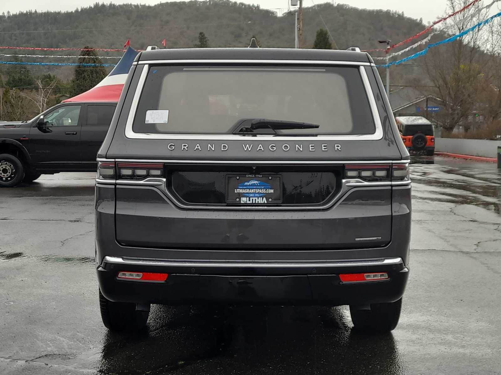 2024 Jeep Grand Wagoneer Series III 13