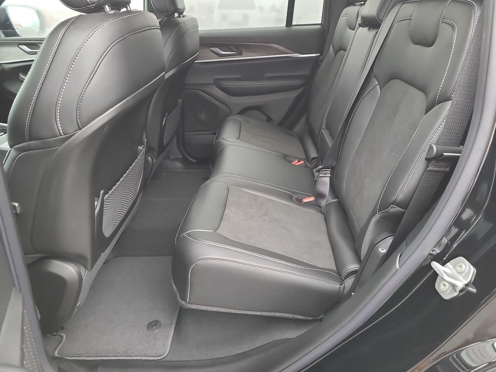 Thumbnail: 2026 Jeep Grand Cherokee - 21