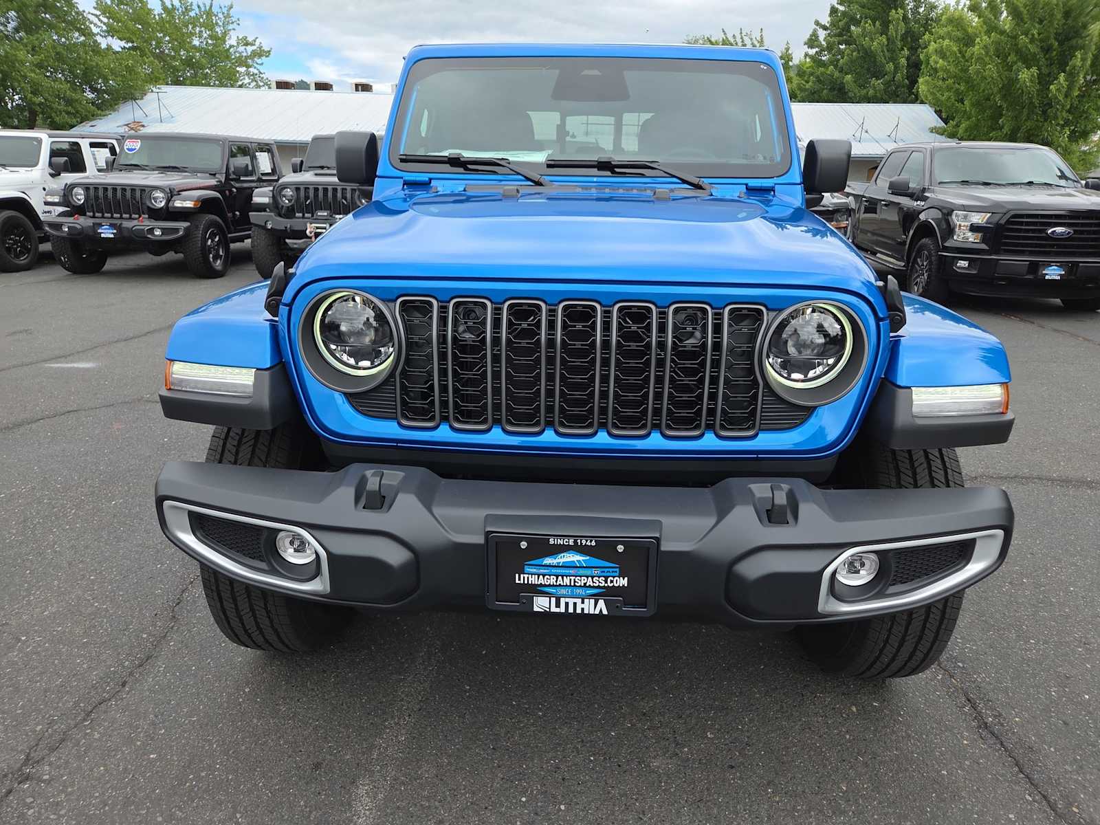 Thumbnail: 2026 Jeep Gladiator - 14