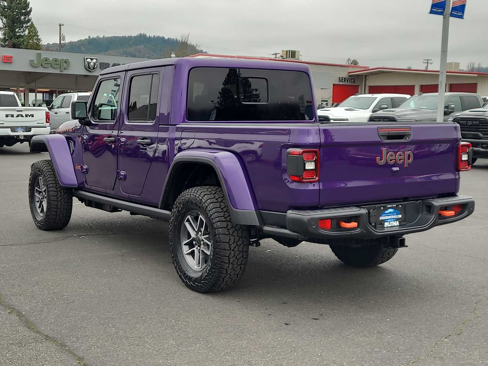 Thumbnail: 2026 Jeep Gladiator - 12