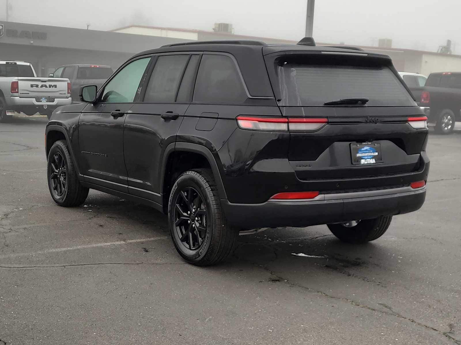 Thumbnail: 2026 Jeep Grand Cherokee - 12